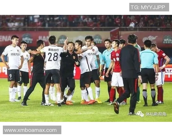 德甲焦点战里昂与AC米兰激战成和争议判罚引发全场热议